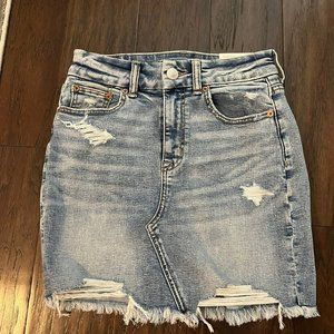 “NWT” American Eagle Denim Skirt size 2 Curvy